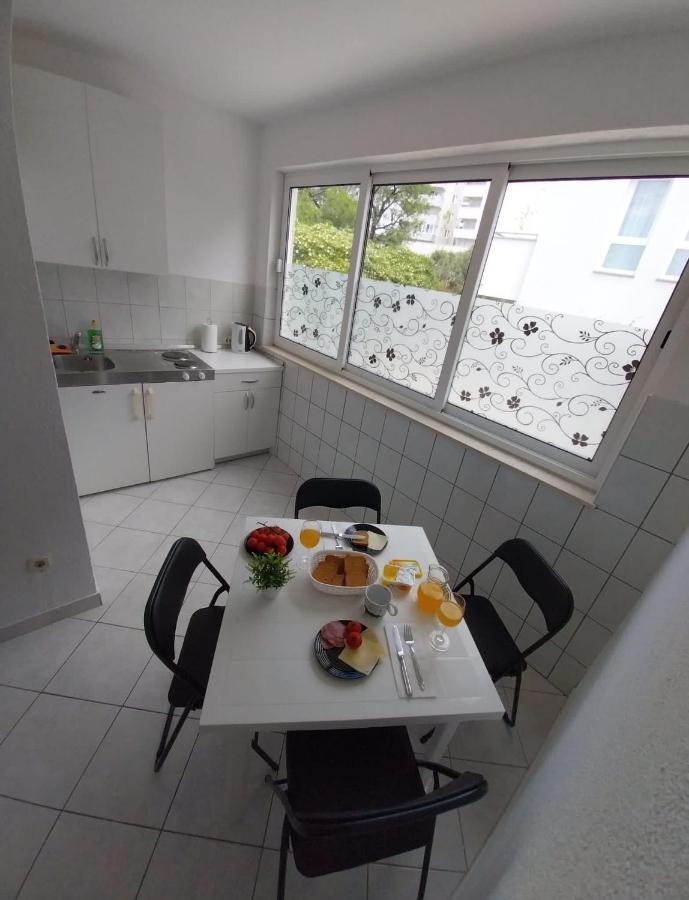 Studio Apartmani Ravlic Макарска Экстерьер фото