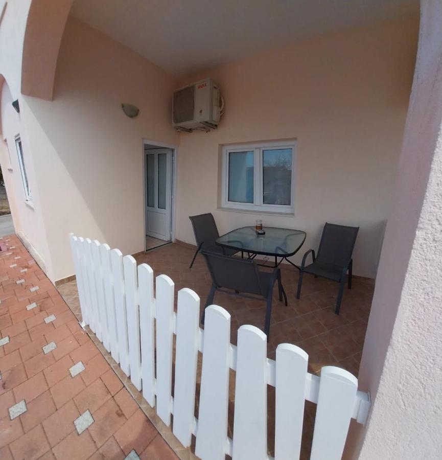 Studio Apartmani Ravlic Макарска Экстерьер фото