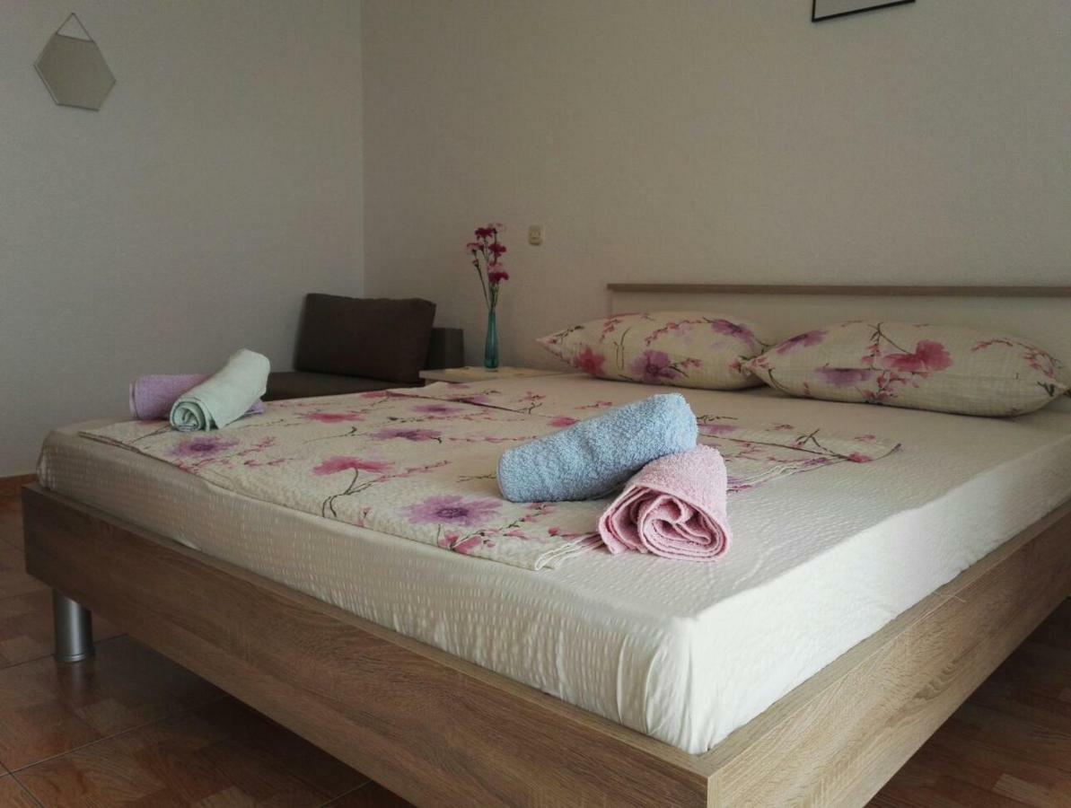 Studio Apartmani Ravlic Макарска Экстерьер фото