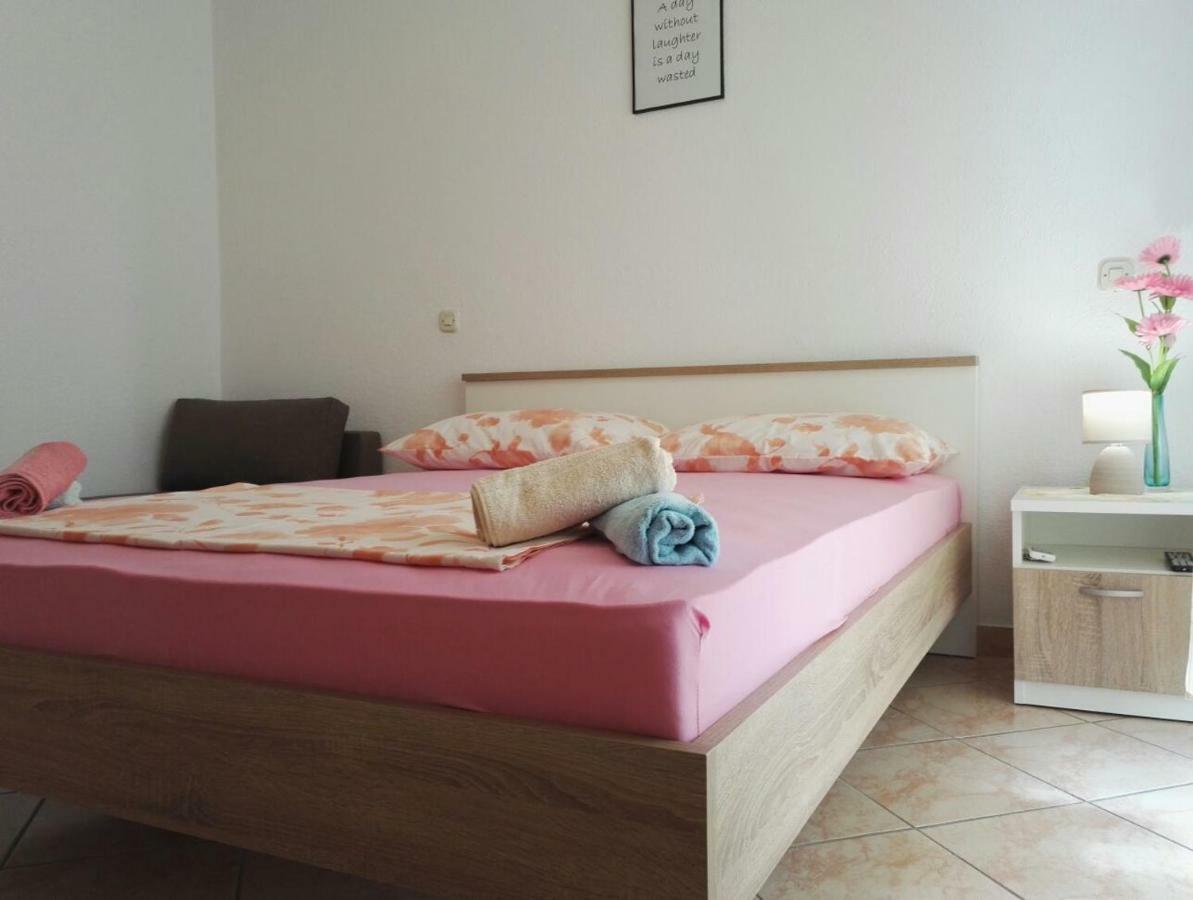 Studio Apartmani Ravlic Макарска Экстерьер фото